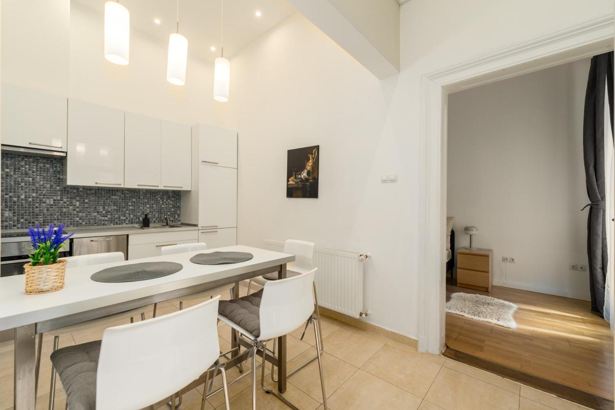 Spacious Apartment By Opera Budapeste Exterior foto