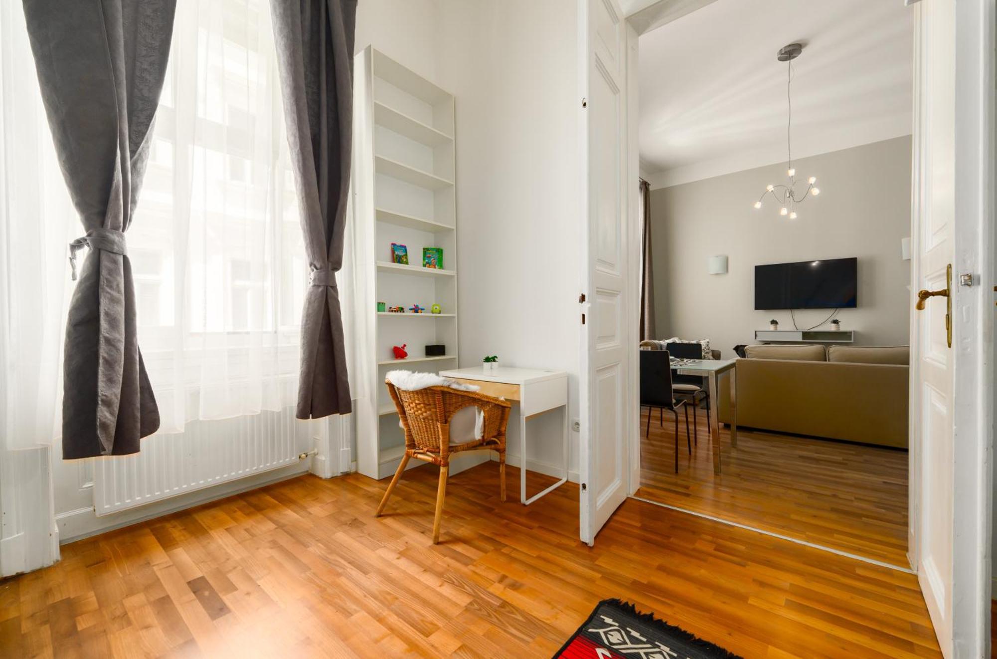 Spacious Apartment By Opera Budapeste Exterior foto